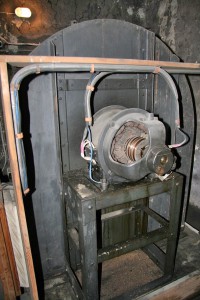 Toomkiriku vana orelisulane-puhur aastast 1914